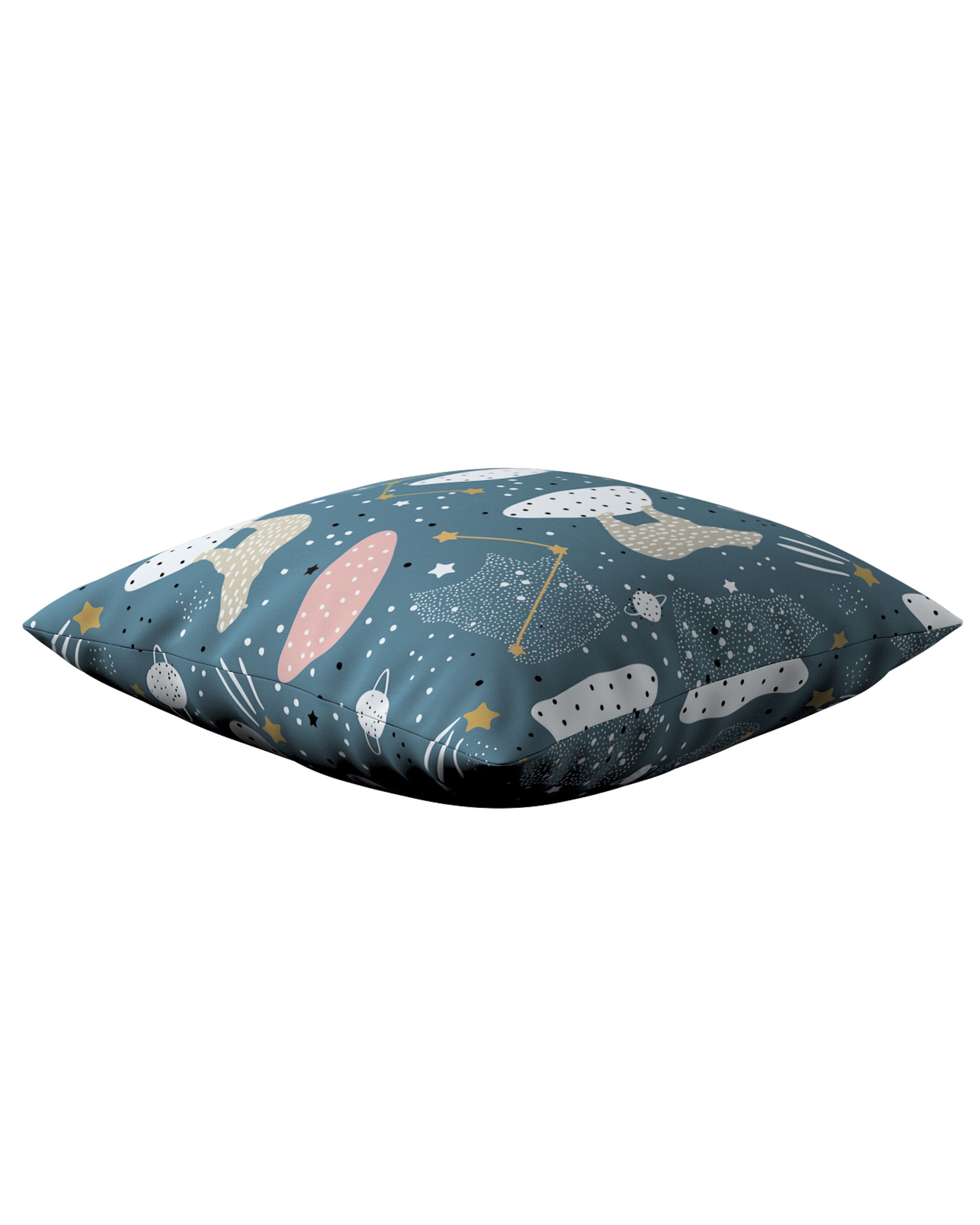 Housse de coussin Milly couleur bleu tissu à motifs (hover)