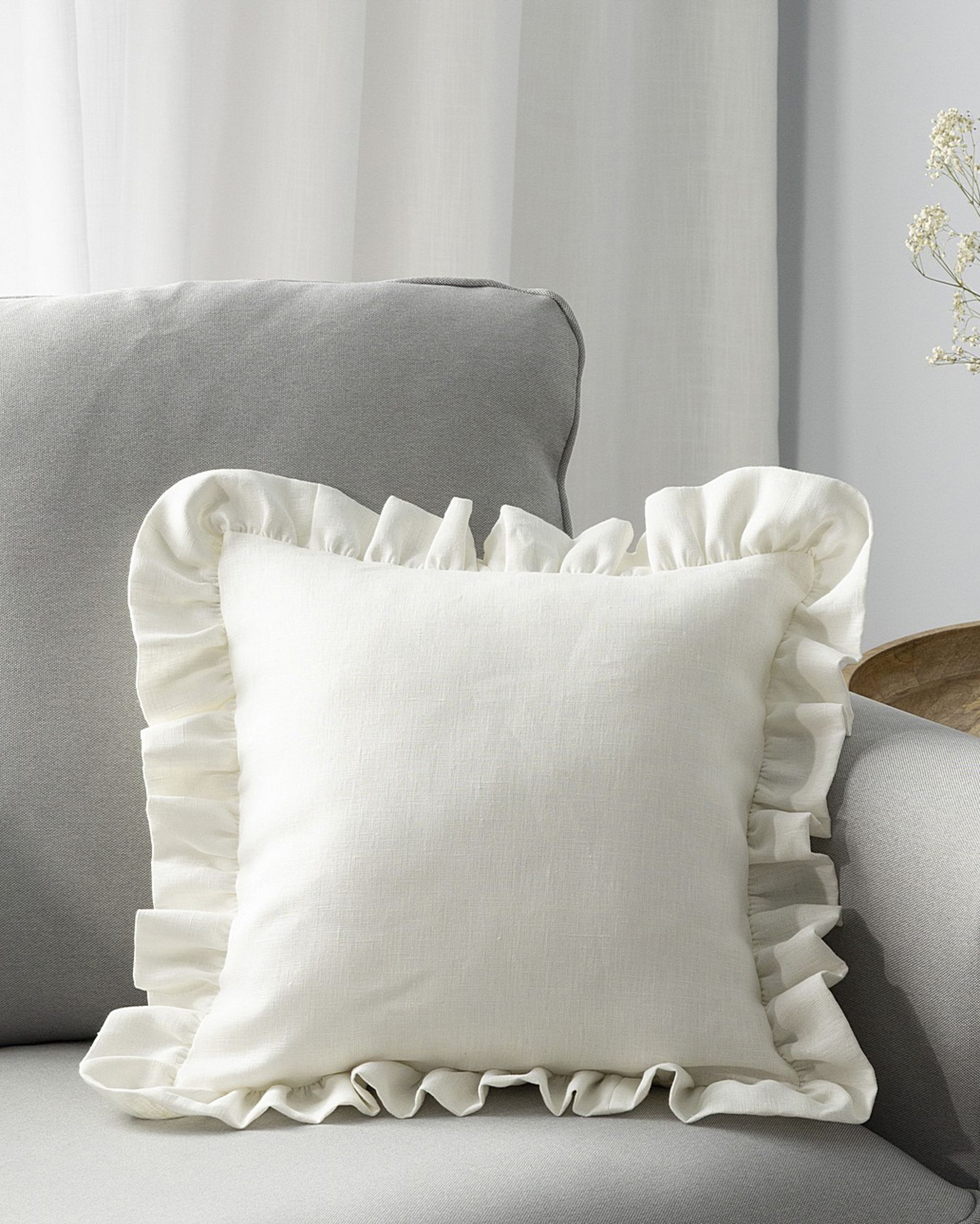 Housse de coussin Pola couleur blanc tissu semi-transparent, tresse, en lin (hover)