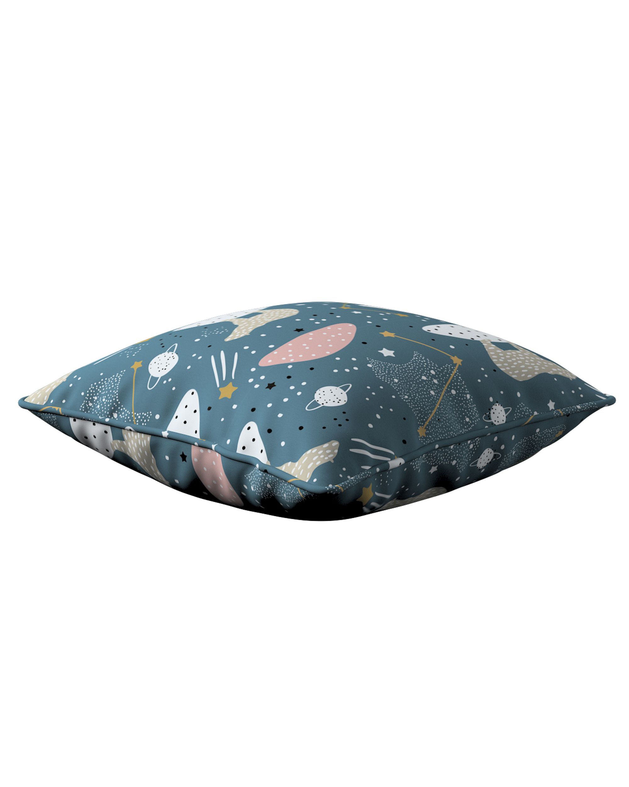 Housse de coussin Lola couleur bleu tissu à motifs (hover)