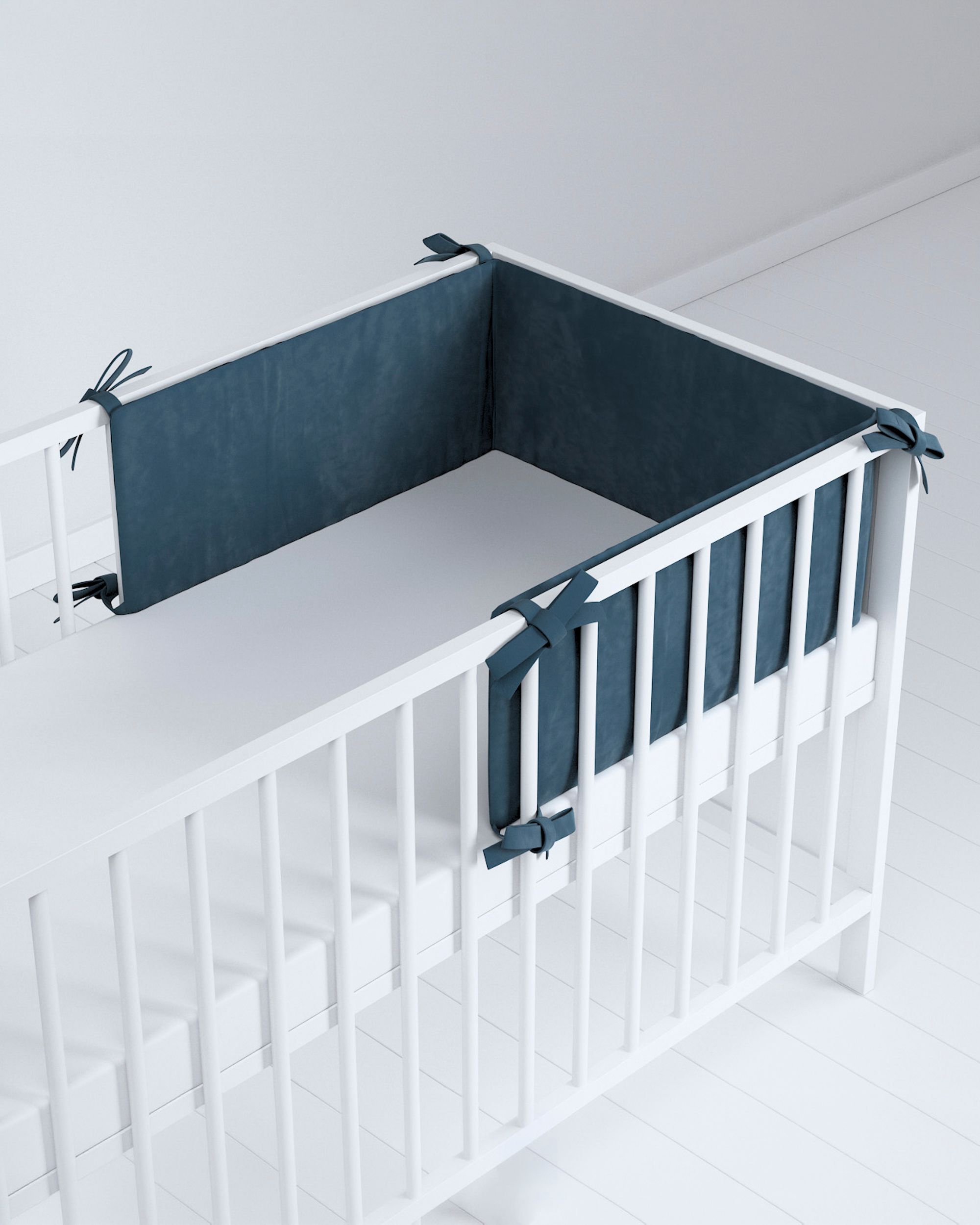 Tour de lit bébé couleur bleu tissu brillant, velours (hover)