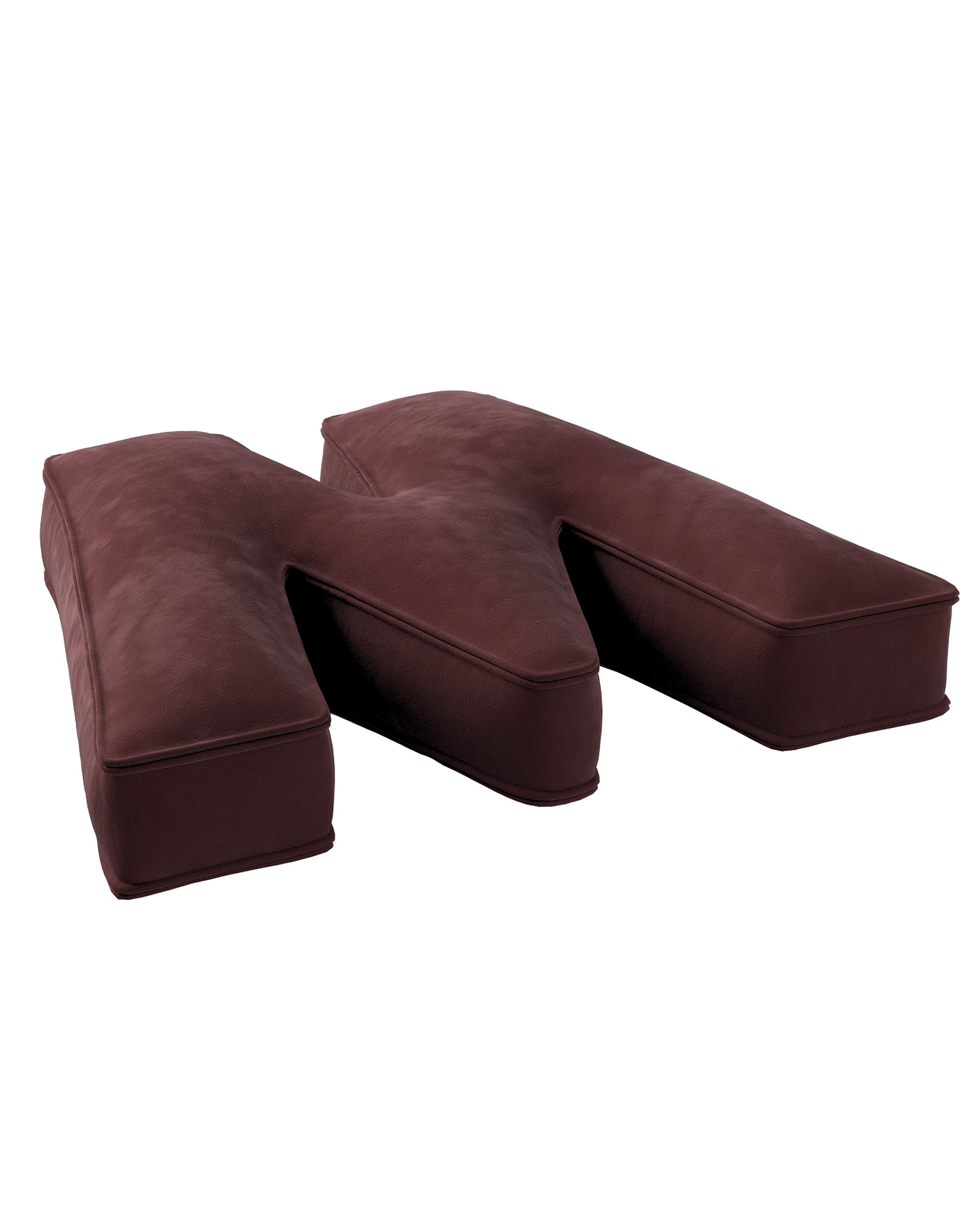 Coussins lettre W couleur rouge tissu brillant, velours (hover)