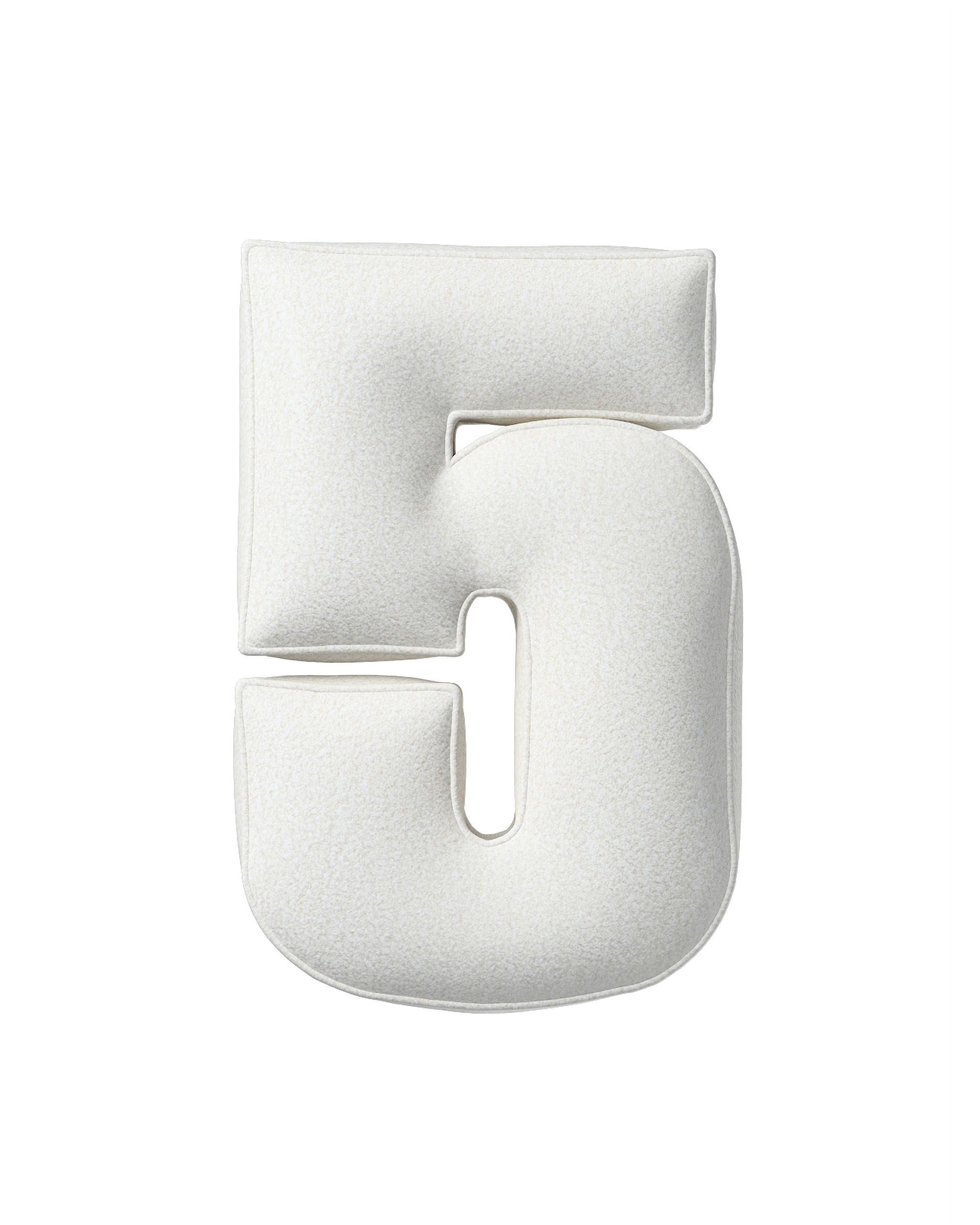 Coussin en forme du chiffre 5 couleur blanc tissu tresse