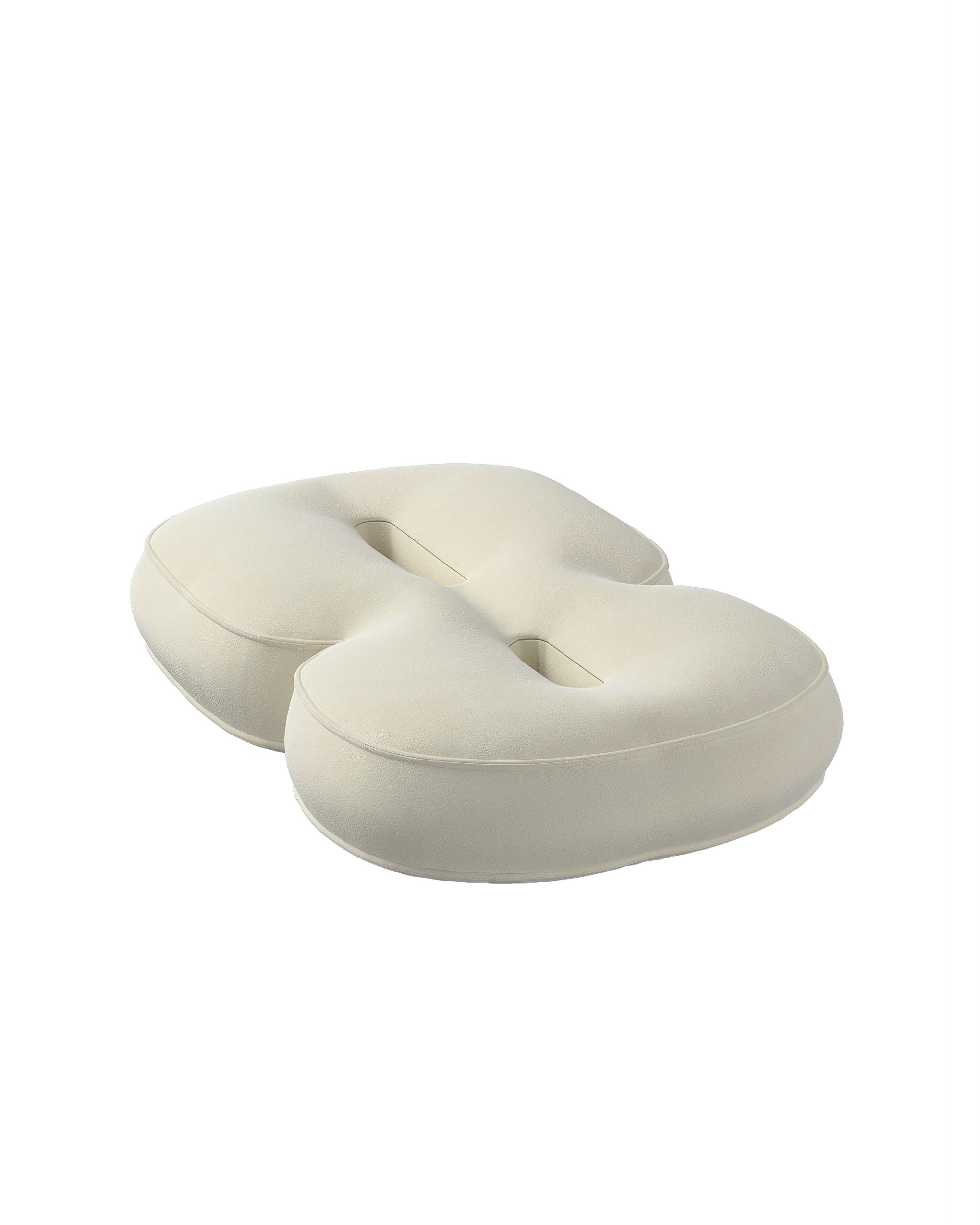 Number 8-shaped pillow couleur crème tissu brillant, velours (hover)
