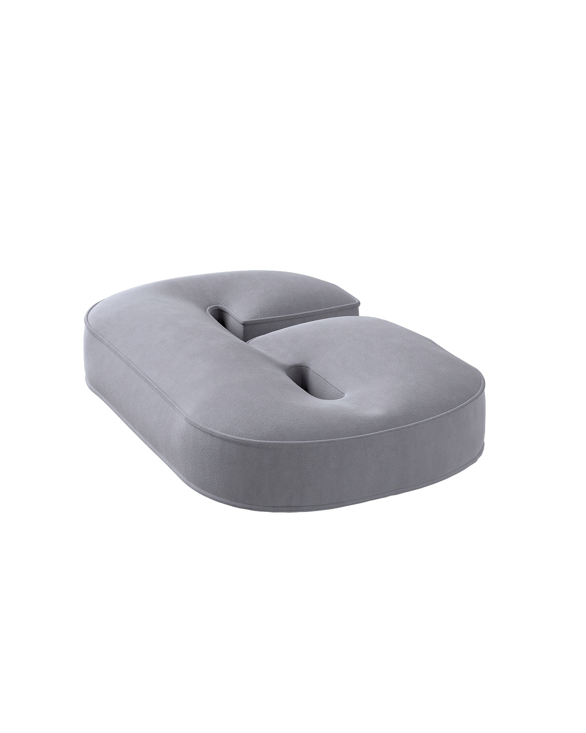 Coussin en forme du chiffre 9 couleur gris tissu brillant, velours (hover)