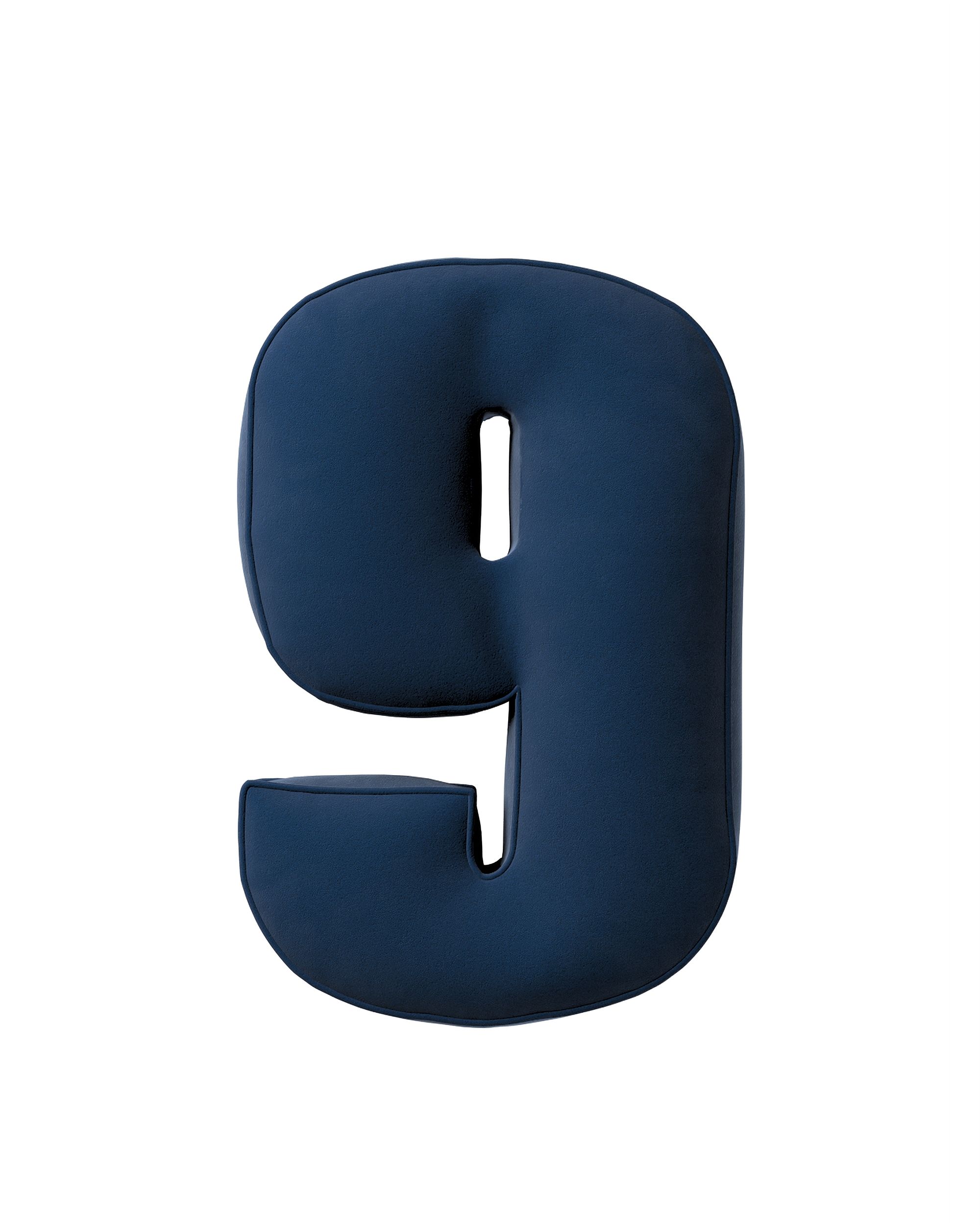 Coussin en forme du chiffre 9 couleur bleu marine tissu brillant, velours