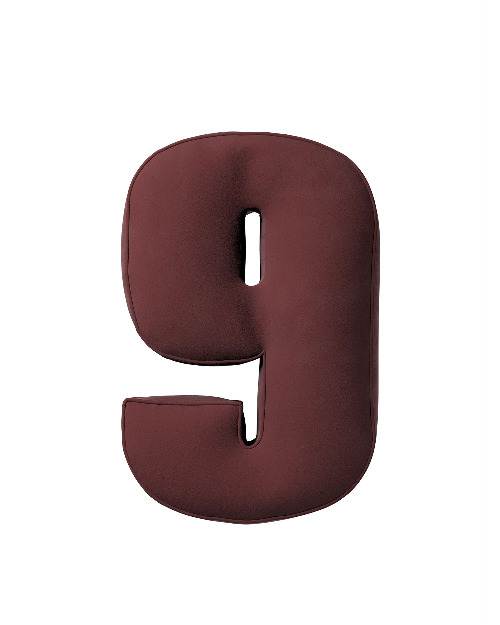Coussin en forme du chiffre 9 couleur rouge tissu brillant, velours