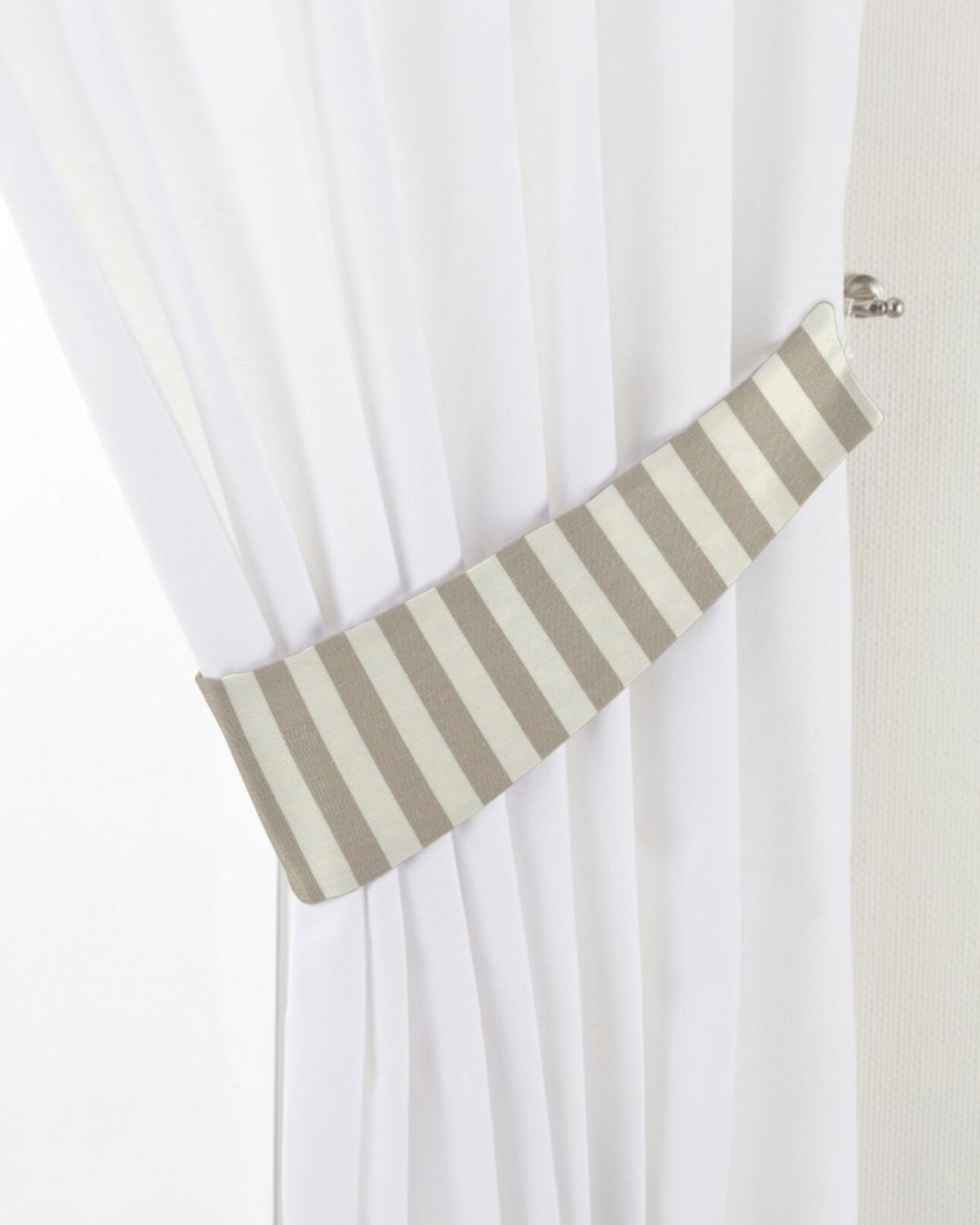 Jarretière aux rideaux couleur beige tissu à motifs