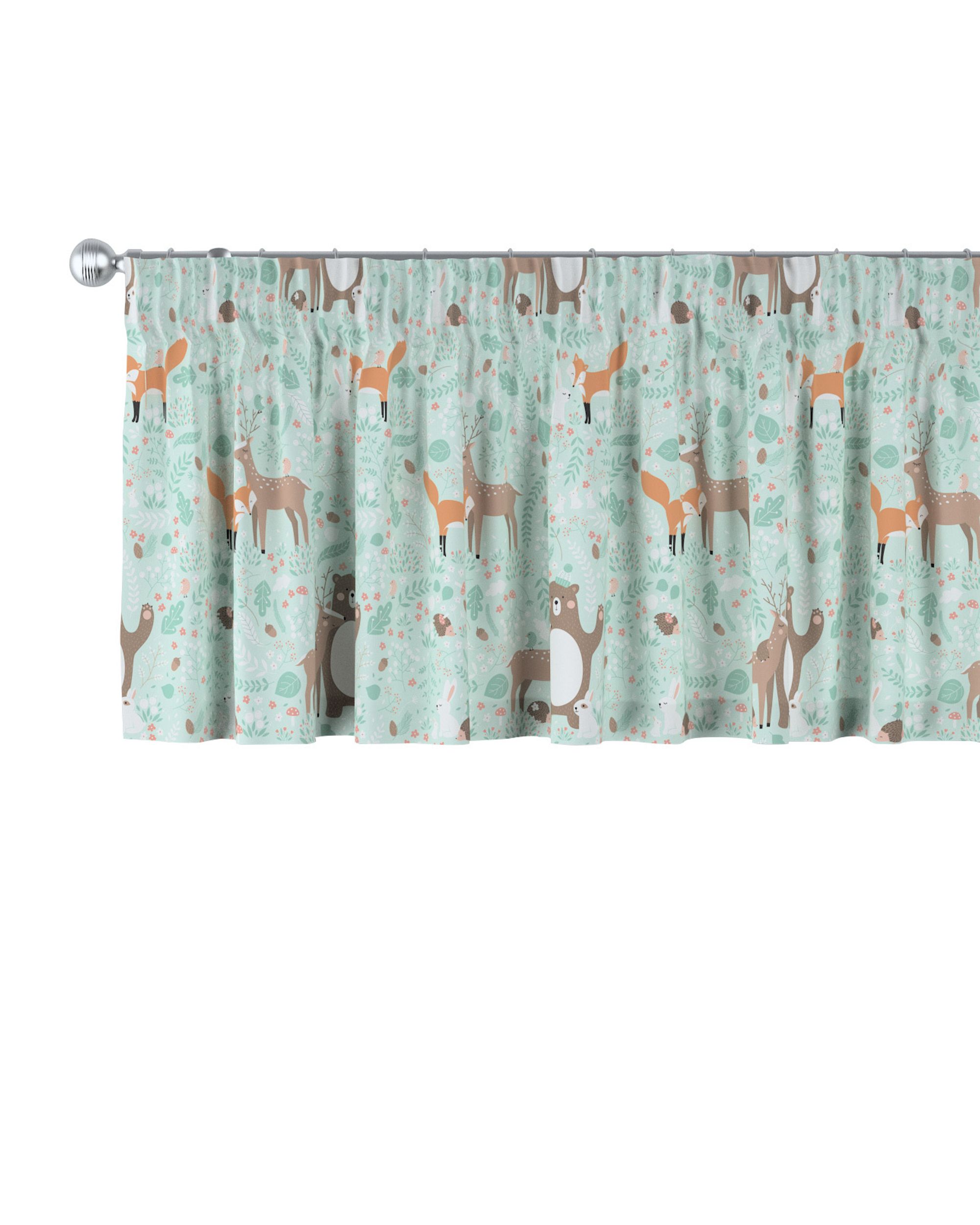 Cantonnière avec le ruban fronceur couleur vert tissu à motifs