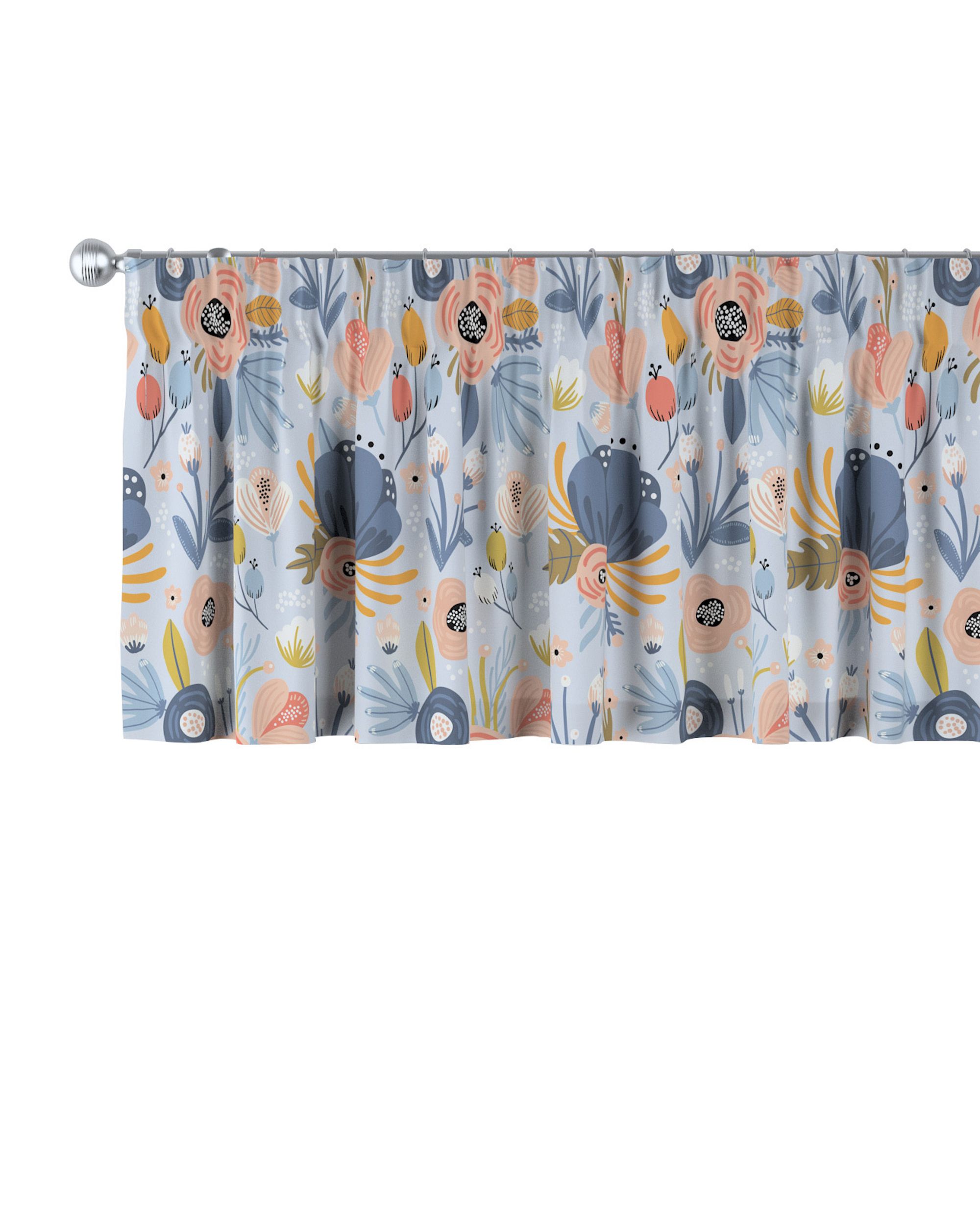 Cantonnière avec le ruban fronceur couleur bleu tissu à motifs