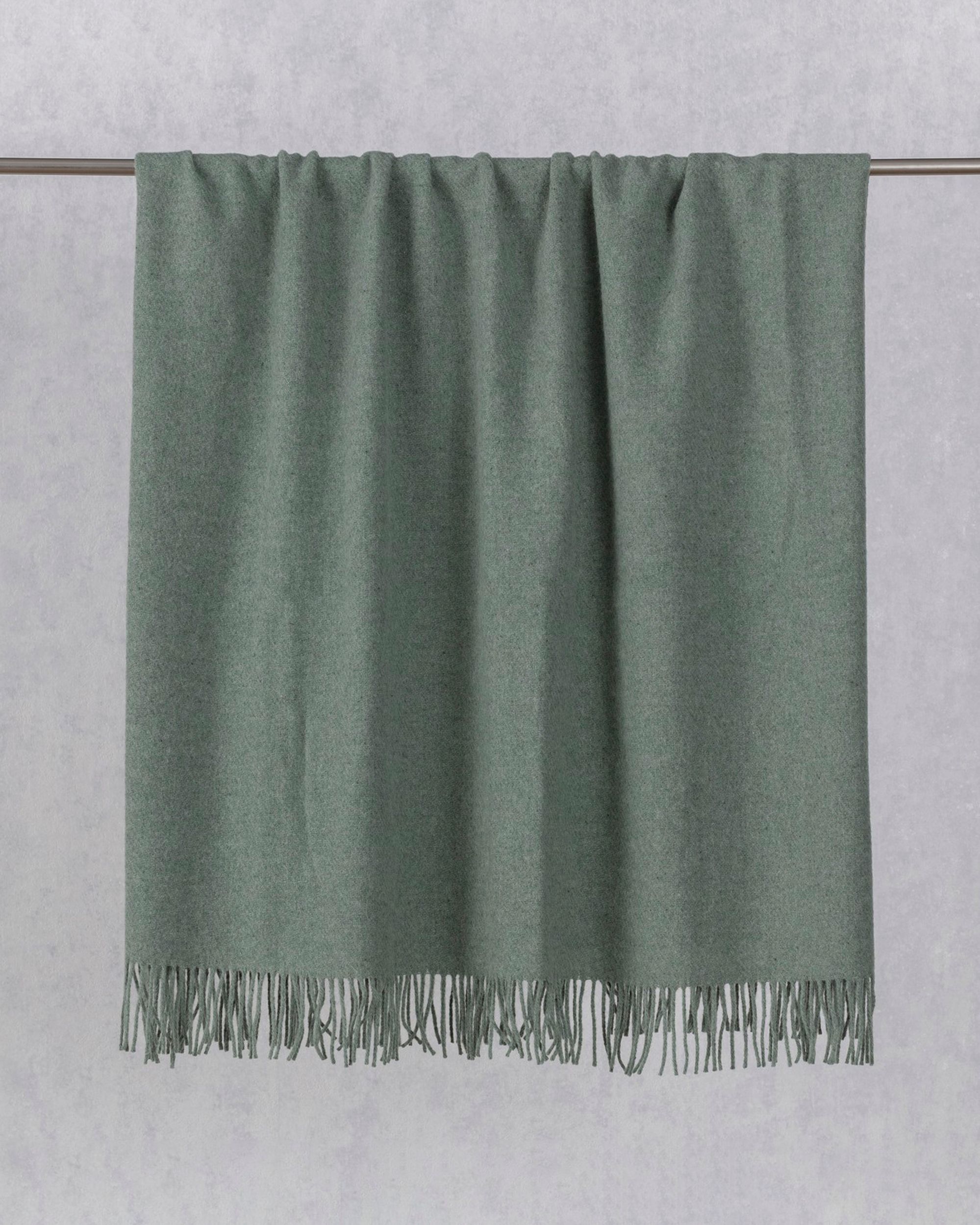 Plaid Zelandia 140x200cm melange smoke green (hover)