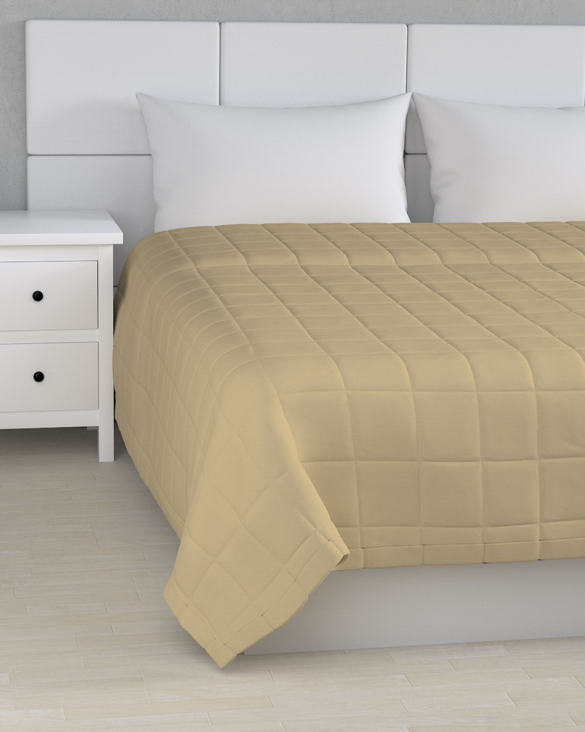Couverture molletonnée à carreaux couleur beige